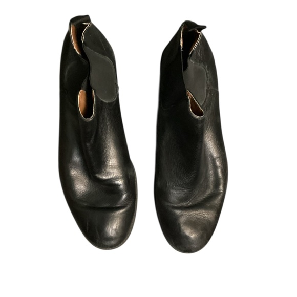 Kurt Geiger London
Sloane Chelsea boots main image 5